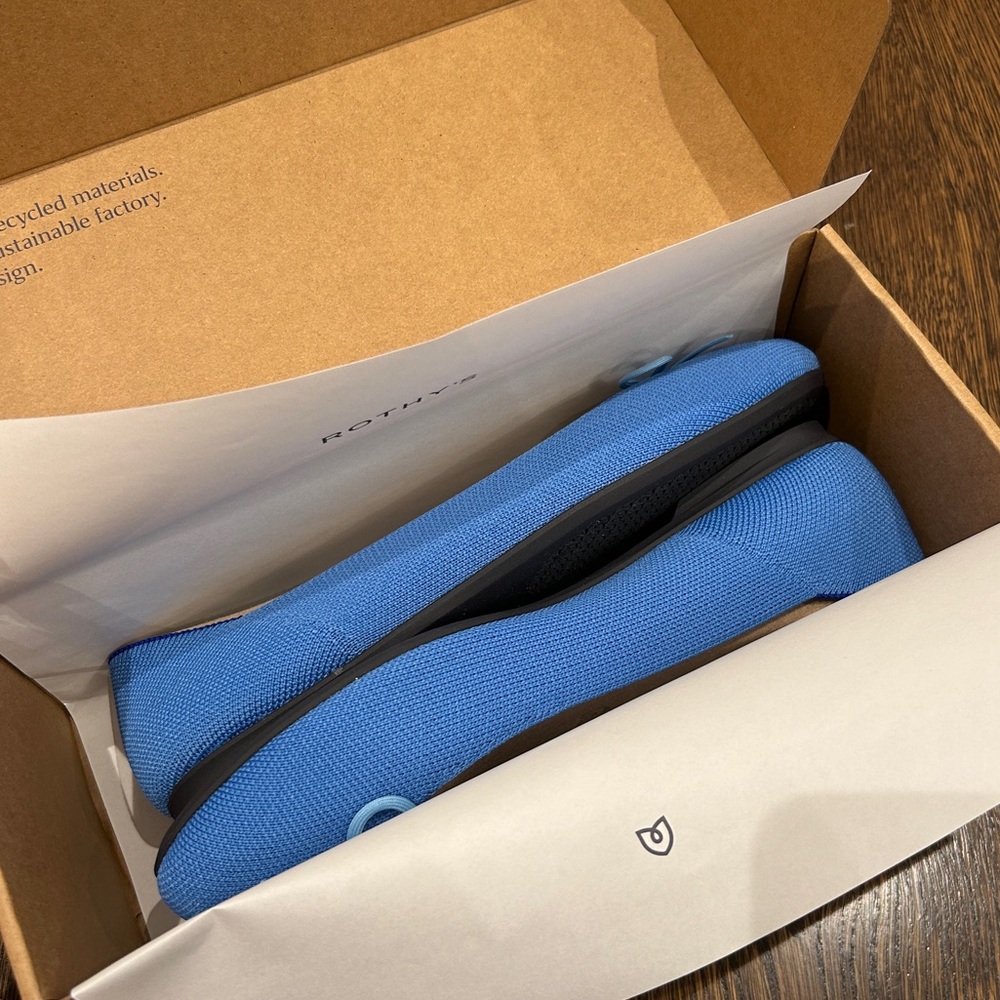New in Box Rothy's Women's Blue Ballet Flats - Picture 2 of 3